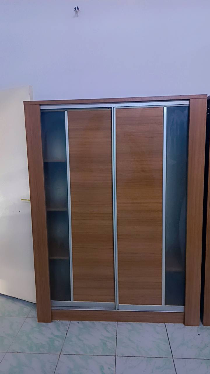 للبيع غرفة شبابية 175الف  ***********
