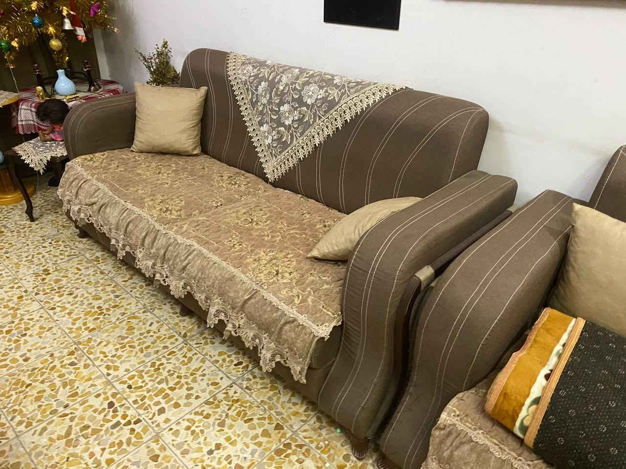 مكلف بل نشر غراض للبيع استفسار على هذا رقم ***********
