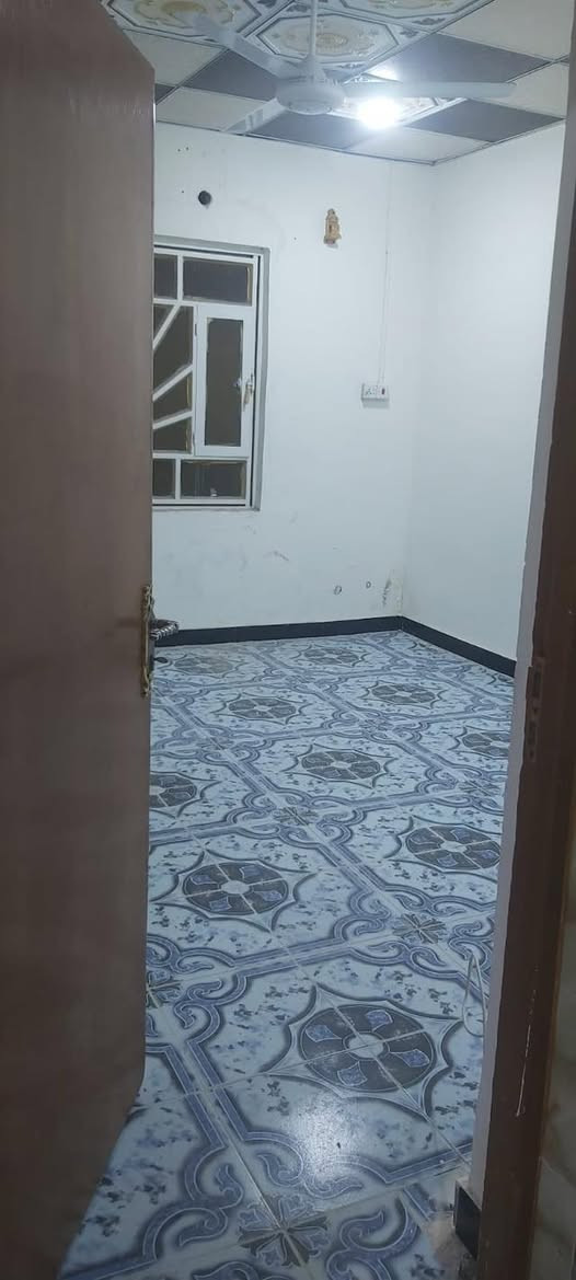 بيت للايجار في الابله يحتوي غرفتين وصاله وديوانيه وطارمه وسطح ومشتملات
واتس ***********
