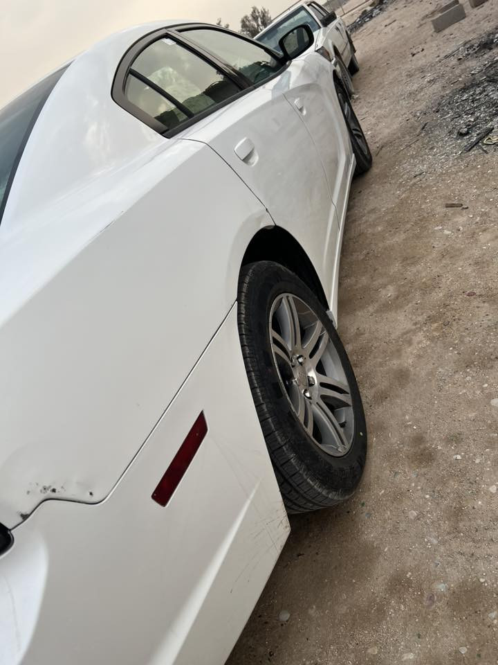 السلام عليكم دوج جارجر موديل 2014 السياره مكفوله كصه وانتر بوال وعشاير وسرقه مكينه كير باكارتون حداديه تخم تاير جديد باتري جديد سياره خير من الله ما مشتغله ع خط السياره خليجيه طابه من الكويت سعر سيار70 مكان السياره بصره بيك خير ودلل  *********** واتساب وتصال موجود
السياره متومه ع رقم الشاصي
