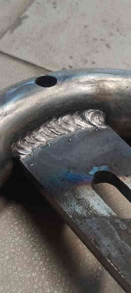 السلام عليكم خلفة لحيم بأنواعه 1g 2g 3g 4g 5g درازة ثقيلة و خفيفة و تفصال حديد ادور شغل حاليا ببغداد و هذا نبذة عن شغلي👇🏽 
للتواصل *********** 
***********
