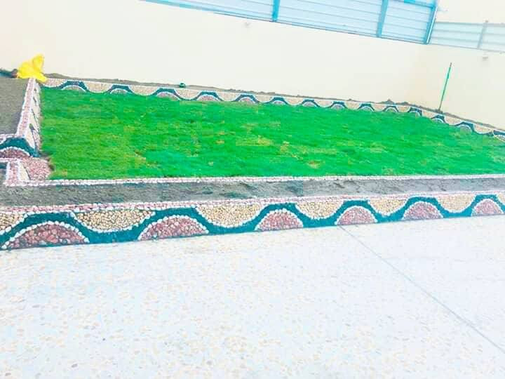 السلام عليكم ورحمة الله وبركاته مستعدين لي كافة التصاميم الحدائق والديكور وزراعة الثيل والورود ودفن التربه توصل خاص او واتساب ***********
