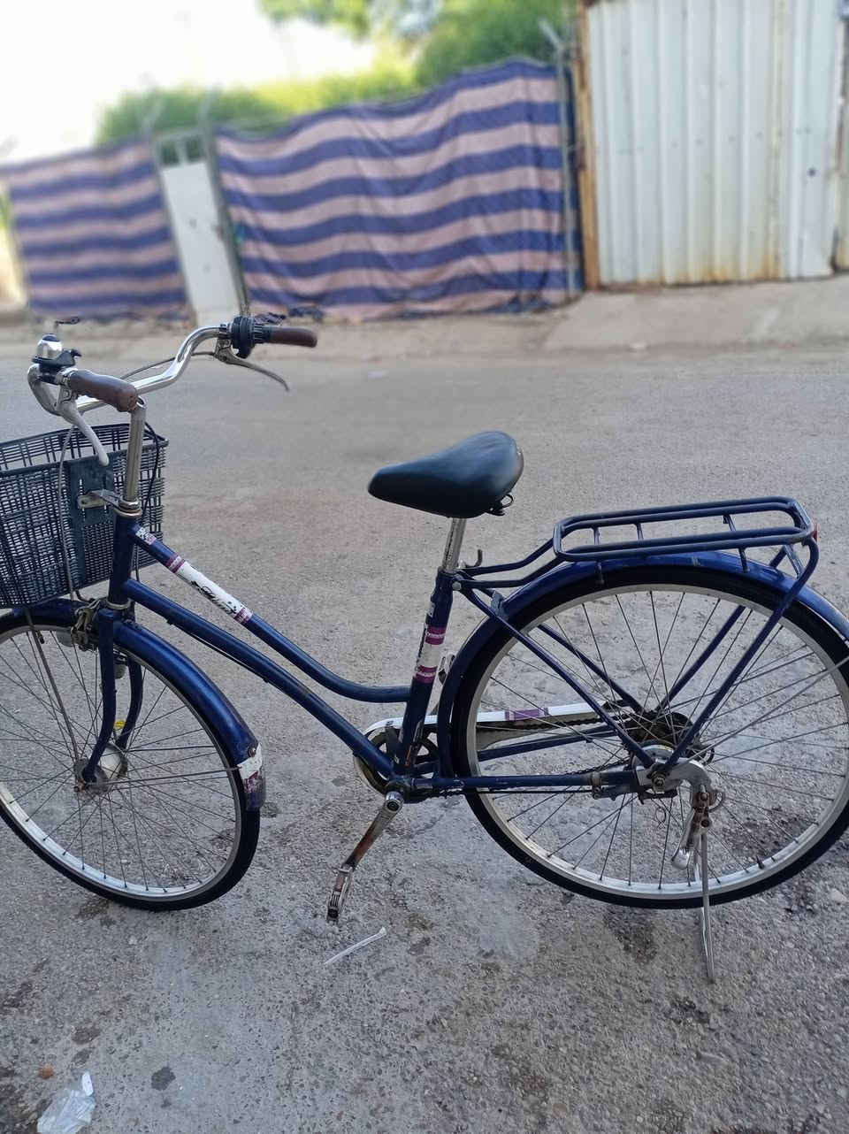 سلام عليكم بيسكل للبيع
موصفات
جوب جديد كشن جديد صجم تايرات وبايدرات جدد
سعر بيسكل 100الف وبي مجال 
للاستفسار الاتصال على الرقم ***********واتساب
