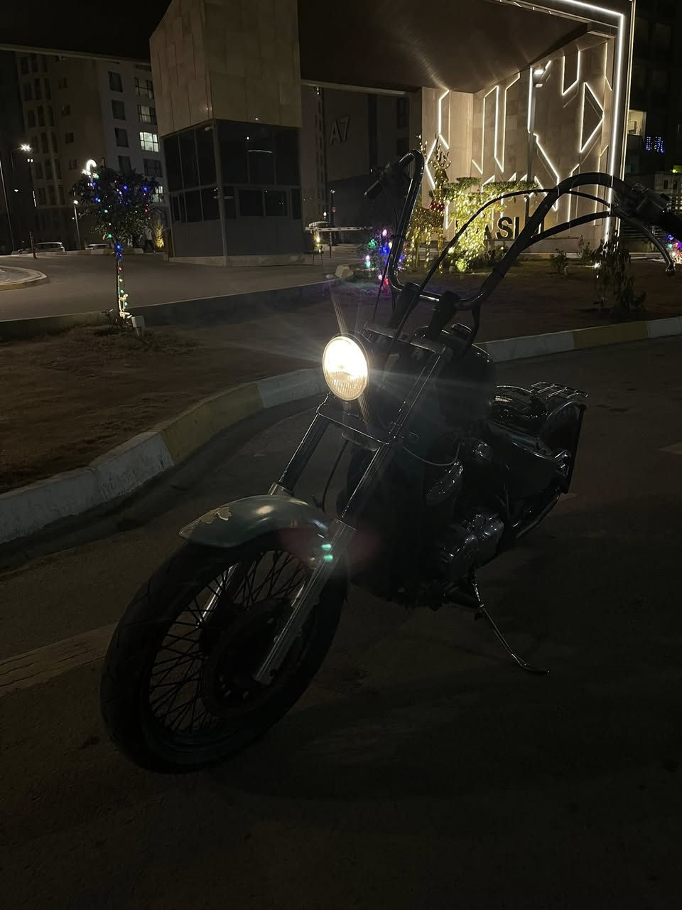 ستدد برر مكينه 400 بلكات جدد دهن جديد كهربائيات شغاله باتري جديدد كابريتر نضيفه  دراجه نكره بكل وكت  فقط تاير خلفي تعبان مكان بغداد البياع 
 متواجد واتساب واتصاال ***********
دراجه فصله ومكينتها خير من الله
