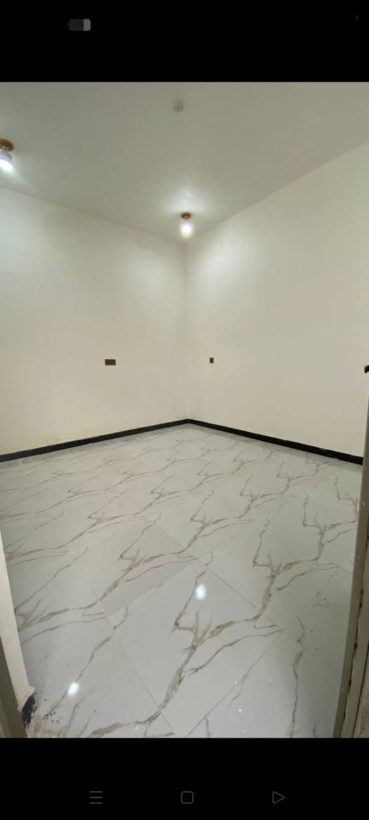 بيت للبيع ركن  طابو صرف في الأسكان الصناعي مساحته 100متر يحتوي على مشتمل وشقه بناء جديد درجه اولى مؤجر حاليأ في حي الأسرى شارع رئيسي 
***********
***********
