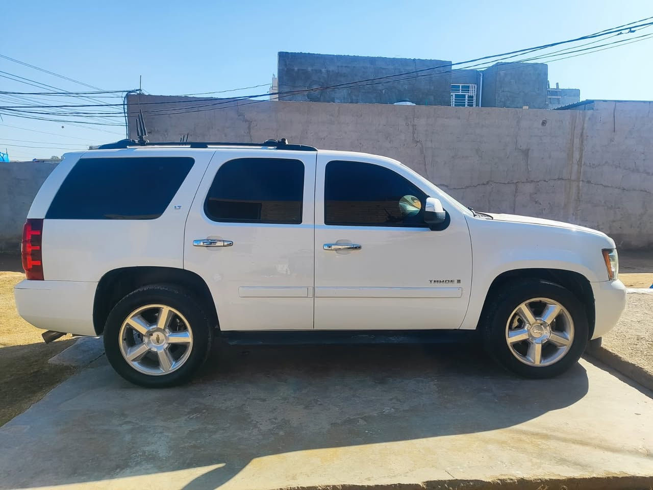 السلام عليكم تاهو ادوات خليجي LT مكفولةمن الكص والعشاير  مكينا كير مكفولات تبريد تدفىةتحكم سترين شاشه ويل كروم  سيارة تخبل  الف متصرف عليهه تشغيل عن بعد منضومت زنون
السياره بيه قطعتين صبغ بدون فتحه شاصي السياره جديده تخم تاير جديد السعر 87 بيه مجال ***********
