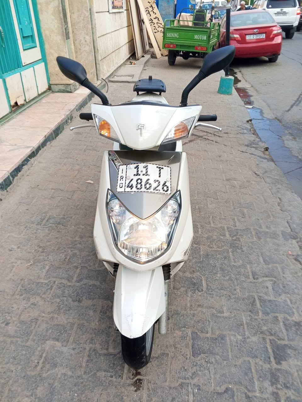 السلام عليكم دراجه سكنس فحل مرقمه باسمي هزه جديده الدراجه كهربائياتها  كلها شغاله ما ناقصها اي شي جيب فيتر وفحصها السعر 18 ورقه العنوان بغداد الدولعي تواصل عله رقم ***********
