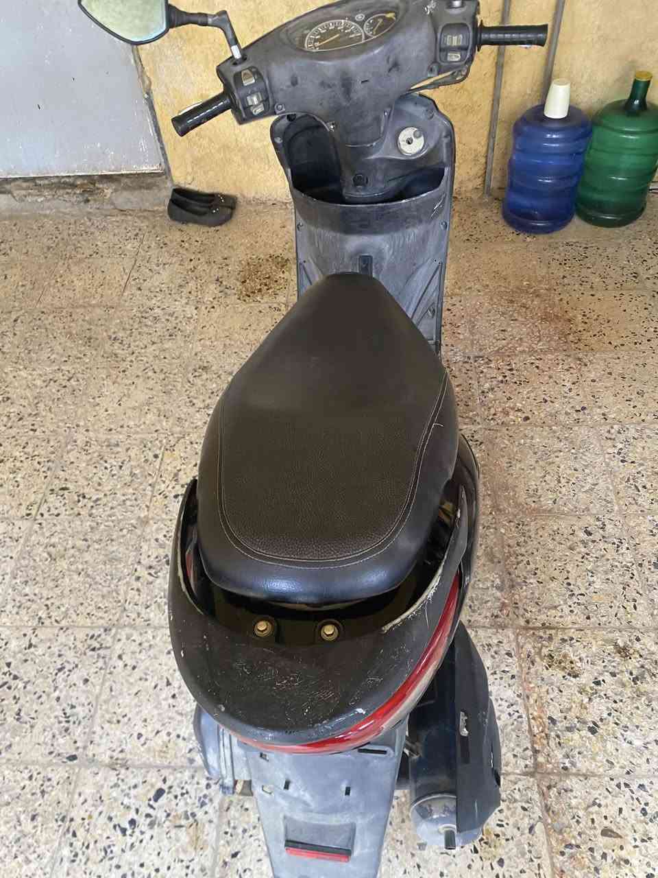 السلام عليكم دراجه بريز ياباني مختمه كله كامله مكمله
نقصه بس باتري نكره سلف باي وقت ترايه وين ميعجبك اطلع بيه 
سعره 600 الف 
مكاني شهربان المقداديه ***********
