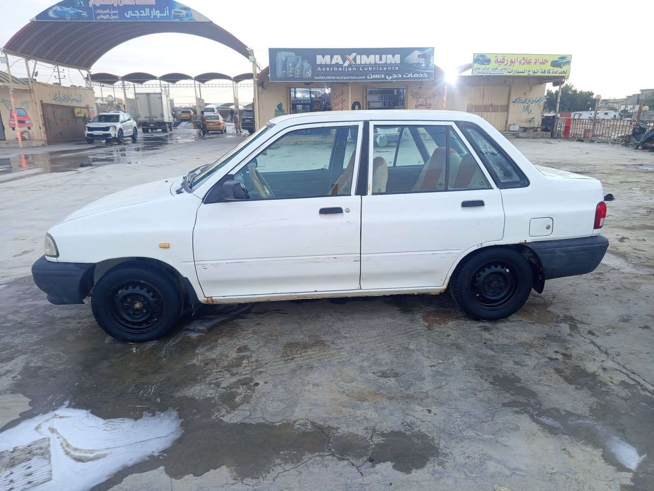 السلام عليكم
سايبه للبيع موديل 2014 سياره مكفوله مجدده سنويه لل30 ورقم انكليزي حدادية جديدة وتخم تايرات جديد الكير مكفول المكينه بيه رنكات السعر 35 وبيه مجال العنوان مركز الديوانية 
***********
