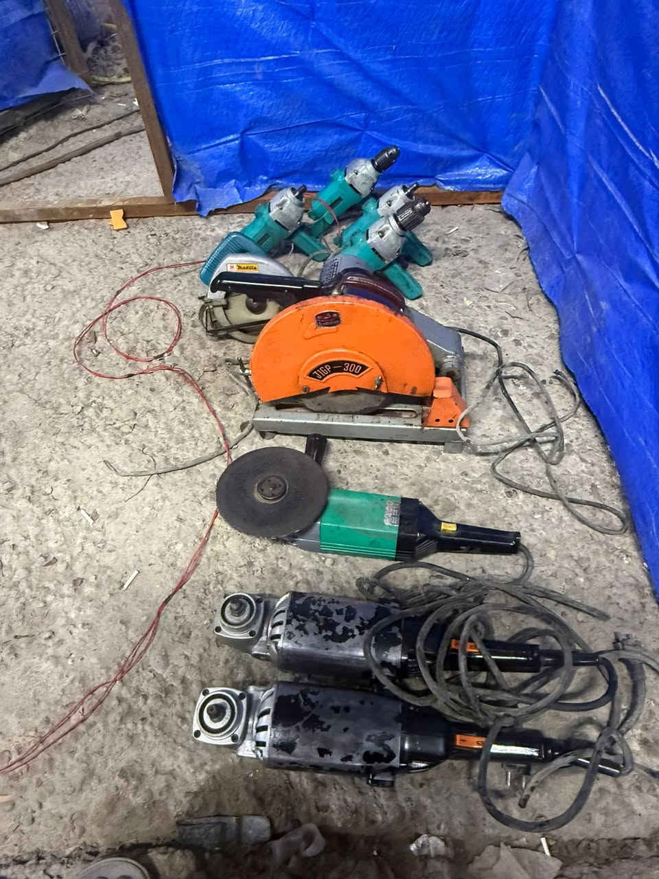 السلام عليكم
كوسرات ودريلات مستعمل بدون تصليح كلها شغاله العدد 9 قطع ابيع شلعه وع الفحص مكاني بغداد


**إذا كنت صاحب هذا الإعلان وتريد حذفه لأي سبب، رجاءا أرسل رسالة إلى الدعم الفني**