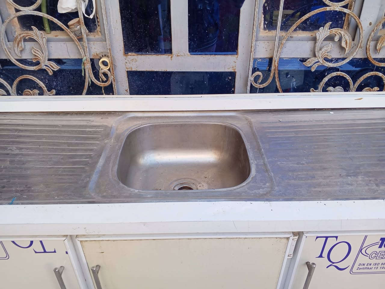 السلام عليكم ورحمة الله وبركاته سنك للبيع نضيف كل ضرر مابي للاستفسار خاص أو اتصل على  هذا الرقم ***********
