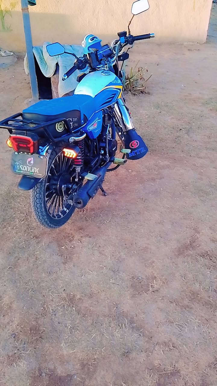 دراجه للبيع سولنك مديل 25مكينه 200Ccاوراق اصولي مو سكنر دراجه مابيها اي نقص سلف نكره كامله بعنا لكلمه معدل135وتطلع اكثر تفاصيل اكثر خاص او تصل بي واتساب***********  عنوان بغداد محموديه سعر825وبي مجال بسيط
