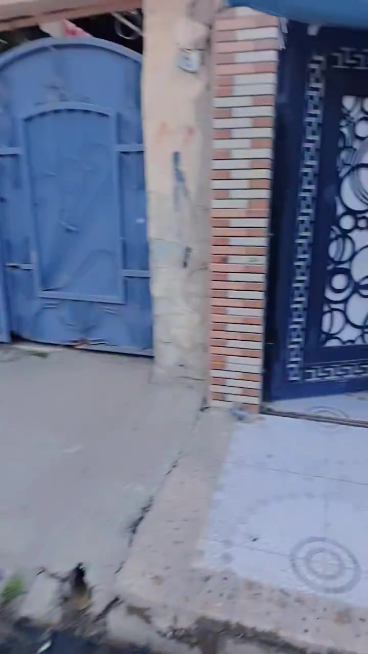 السلام عليكم إخوان الدار للبيع معا كافت ملحقات البيت سبالات 2 البيت كامل شرط من كل شي  شرط الأغراض كله جديده***********#@# ***********
