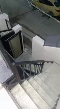 دار للايجار طابق ثاني بناء جديد نهايه شارع الكهرباء الاستفار واتساب 07...