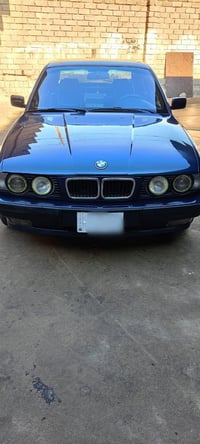 للبيع  BMW525اصل  موديل 1992 صبغ عام جماليه   طخم امامي خلفي جديد لايت...