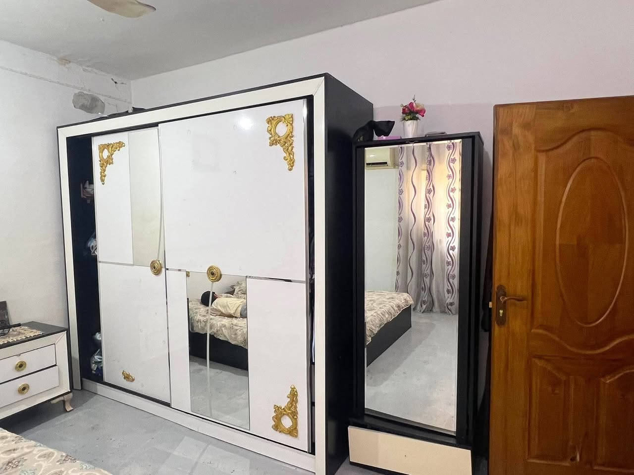 بيع مستعجل 
غرفه نوم للبيع استعمال قليل الغرفه اخو الجديد 
السعر 300وبي مجال رقمي ***********
