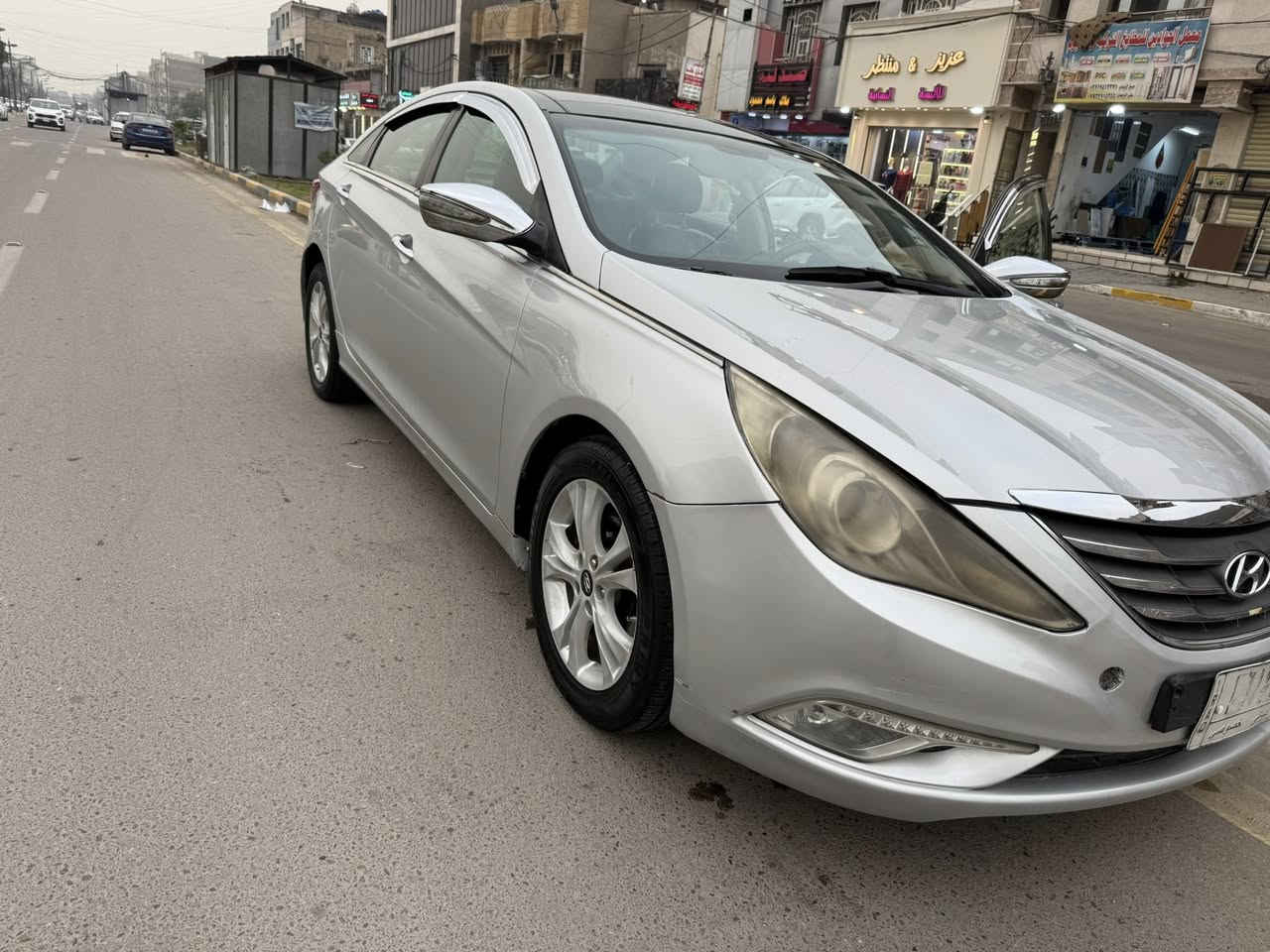 السلام عليكم سياره سوناتا موديل 2012 كير  محرك صدر تخم تاير باتري جديد 
السيار مصبوغه حزام 
مكان السياره بغداد 
***********
غير متواجد ع الفيس
