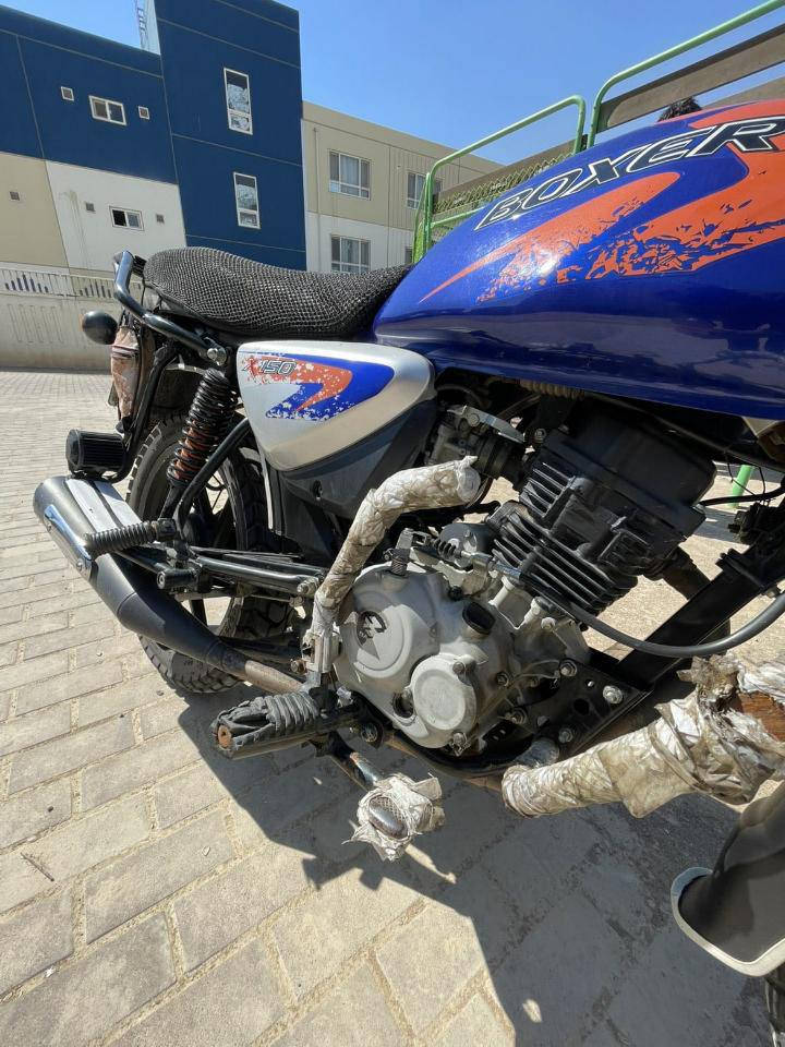 سلام عليكم شباب بوكسر مديل 2023 نازلة بل 2024 دراجة نضيفه بشكل  مامفتوحه ابد جيب فيتر وياك وتعال السعر 2 ونص وبيها مجال حك الجية العنوان مدينة بسماية ***********
