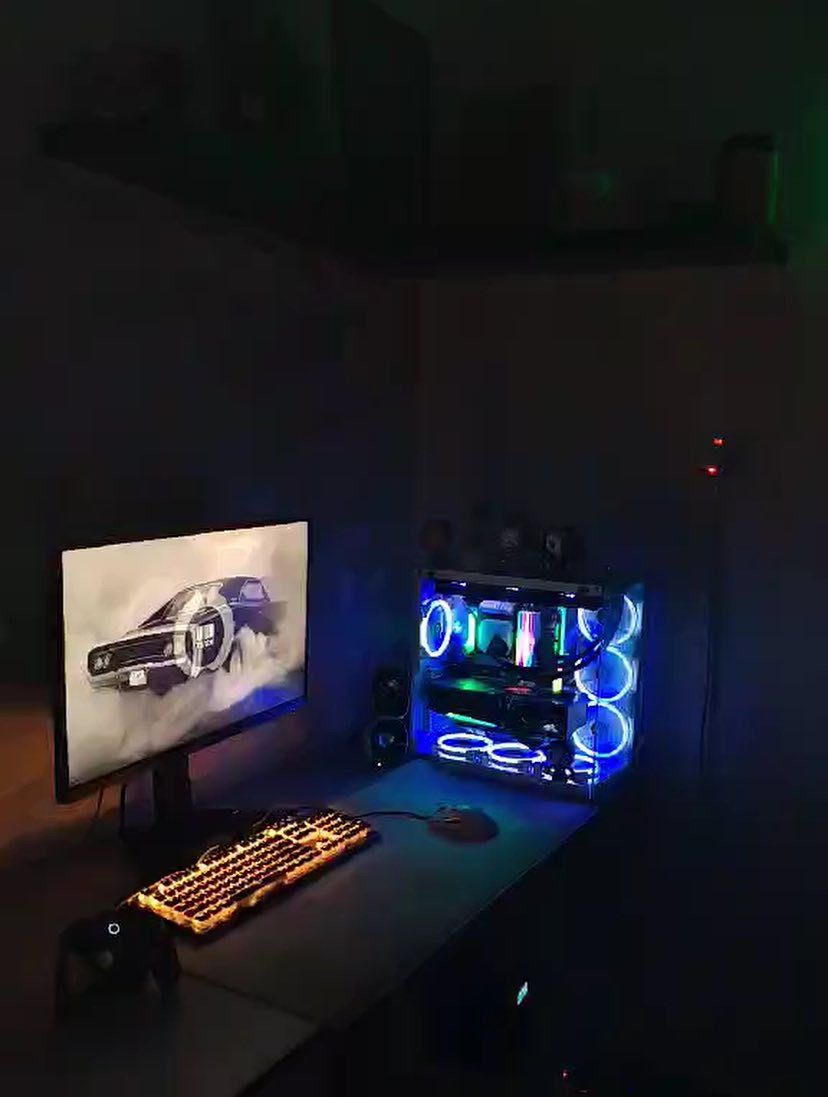 تجميعة جاهزة كل القطع براندات معروفة
السلام عليكم التجميعة سعرها 1400 بيها مجال وكل كراتينها موجوده

i7 10700k
3070ti aorus master 3fan
ram ddr4 8×4 3600mhz xpg rgp
power 700w fsp gold
cooler 360ml msi 
caes white full  7 fan
Mb ASRock z490 stell legend 
 Hard 1t ssd
توصيل موجود مكاني بصرة رقمي ***********
