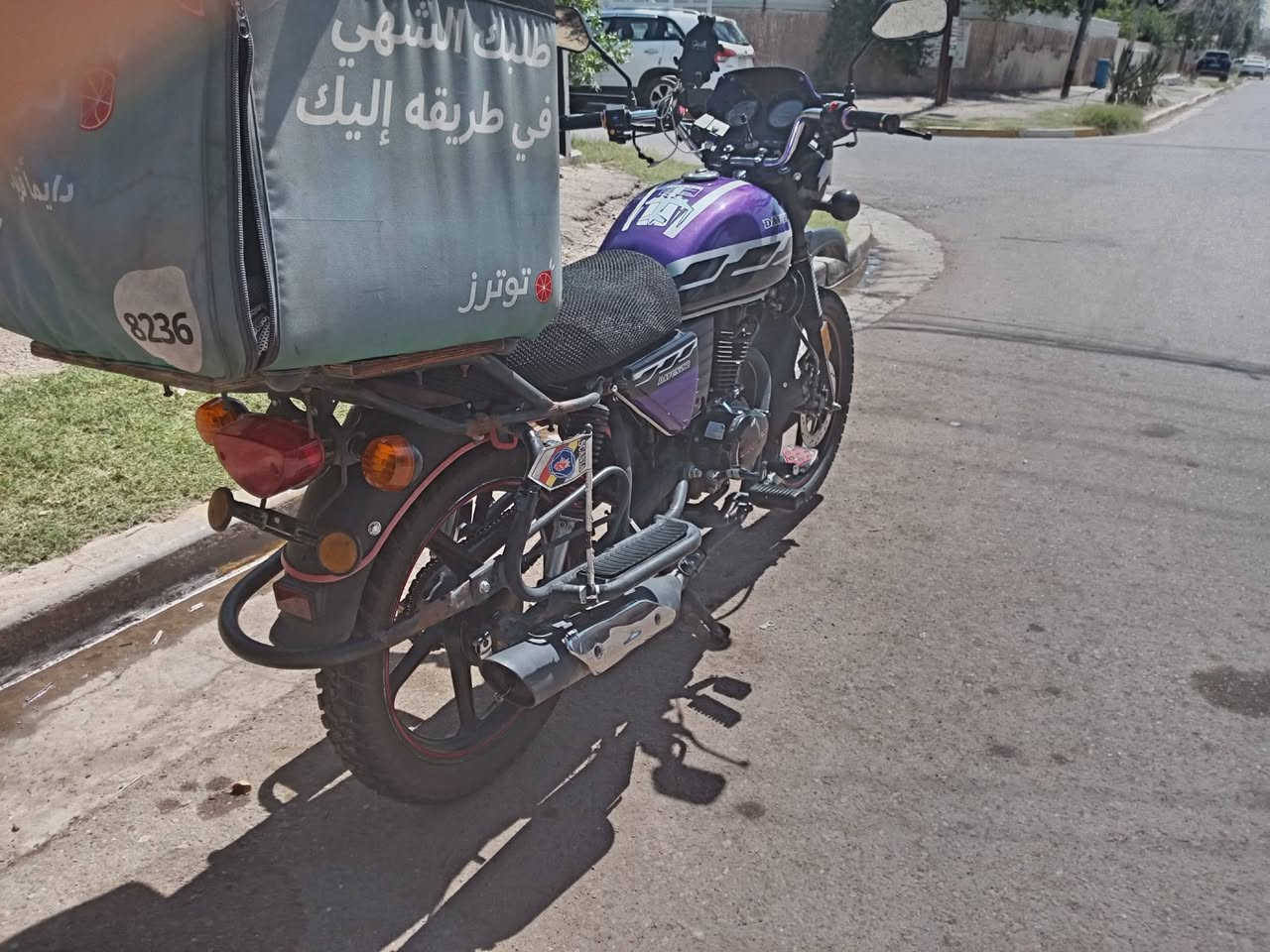 السلام عليكم دايوان مديل (23)رقم (بغداد) محرك ما مفتوح الدراجه نفس ما هيه بالصوره تجي وتشوف بعينك العنوان بغداد الدوره السعر (2400) مليونين و400 وبيها مجال للشراي الموشراي لايتعبني رحمه لوالديكم  للاستفسار الاتصال *********** وات ساب
