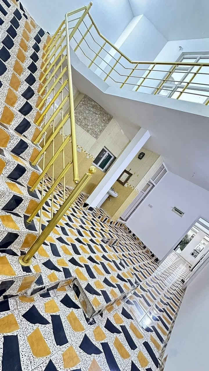 ———————————
دار للبيع ( 150م ) واجهة ( 6م ) 🏘
———————————
#موقع_العقار 🗺 : كركوك - حي الواسطي - خلف هيئة الحج و العمرة - على شارع 15 متر
———————————
درج خارجي : وارد الشهري - 450 الف

مكتب الماسة للعقار وبناء الدور والمباني السكنية
***********

———————————
