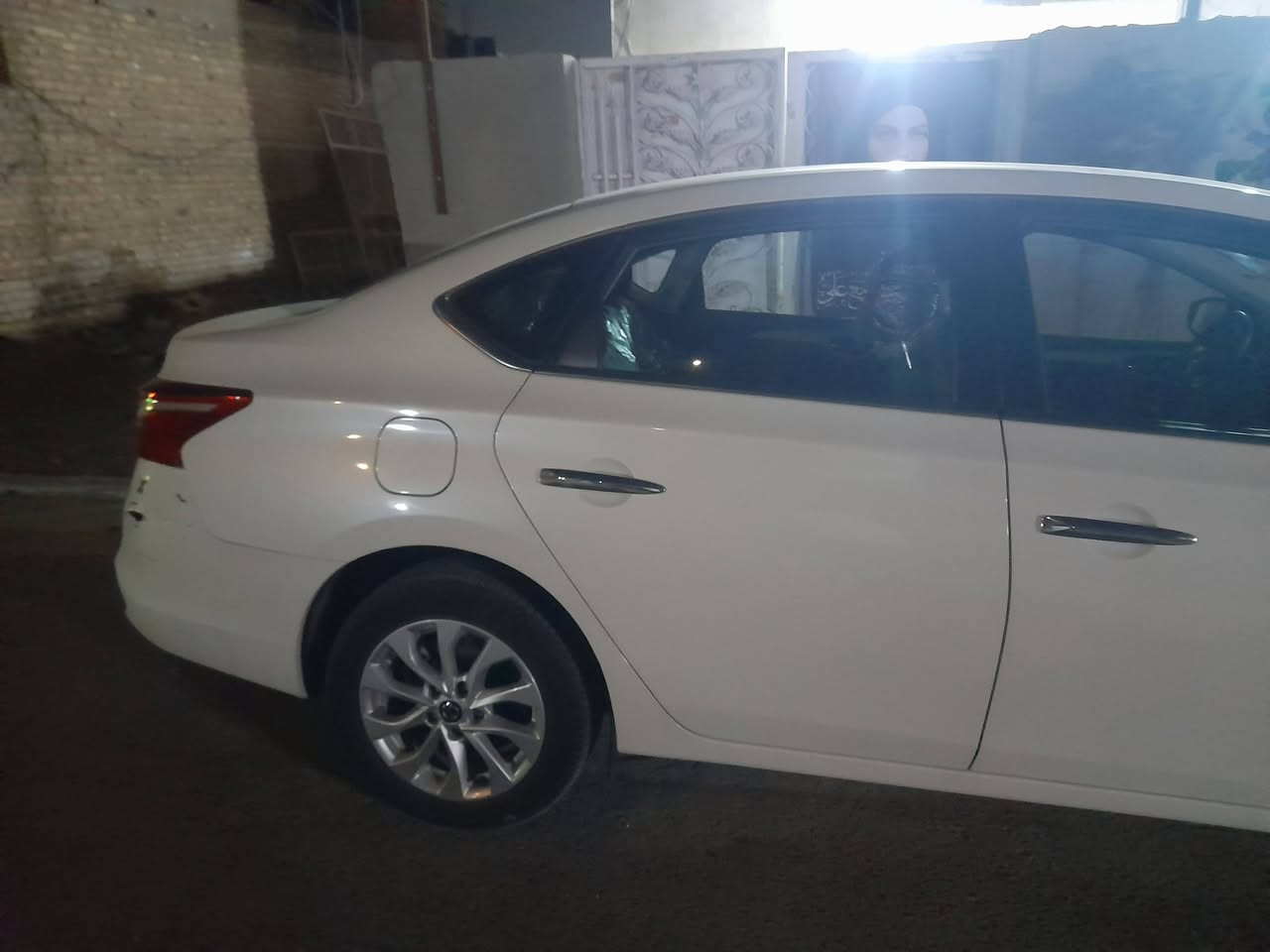 نيسان سنترا موديل ٢٠٢٥
ماشية ١٦ الف رقم اربيل شرط التحويل

محرك ١٦٠٠  مكفولة كفالة عامة

مكان السيارة بغداد الكاظمية السعر ١٣٠ 

مكلف بل النشر للتواصل ‎***********
