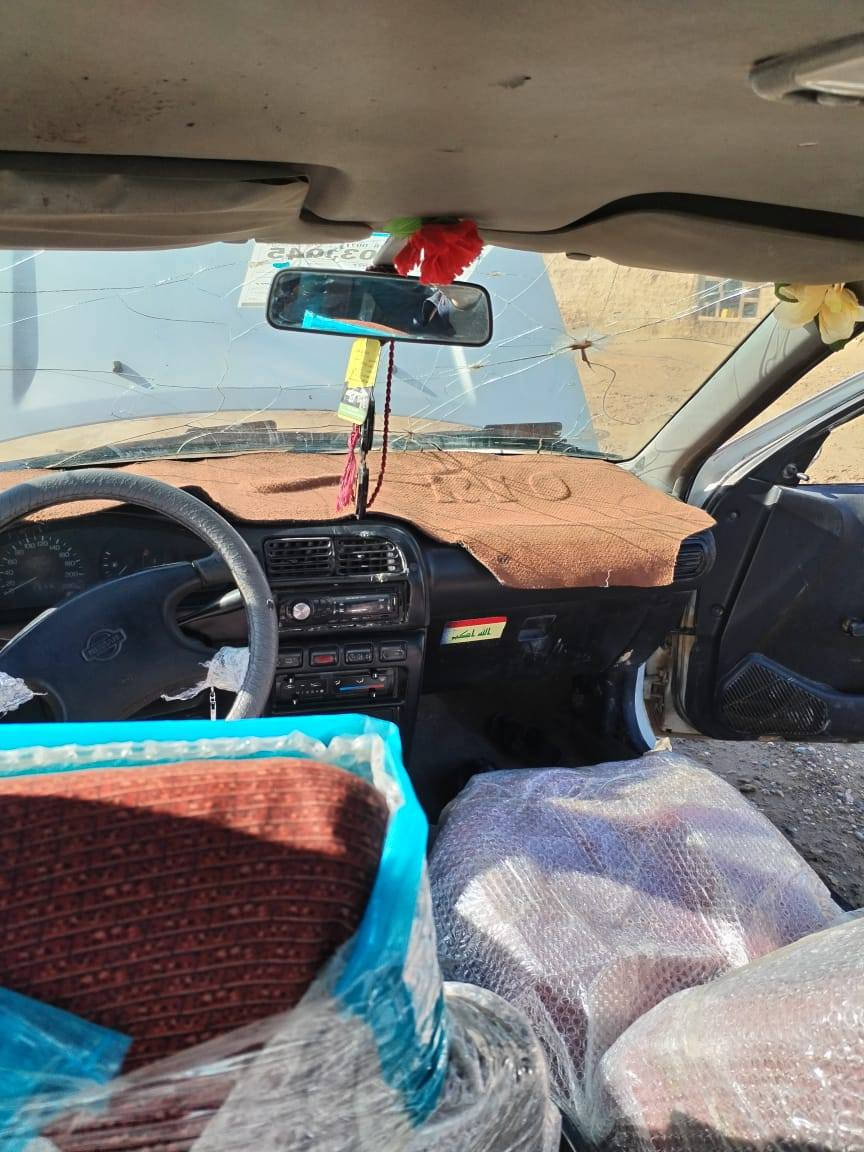 السلام عليكم يوجد سني موديل ٩٢ للبيع صلاح الدين انكليزي تحويل من الصبح  محرك كير تايرات صدر نضيف  كلا جديد بيهة طخة بالباب الخلفي  مكان السيارة صلاح الدين العلم الاستفسار ع هاذة***********
