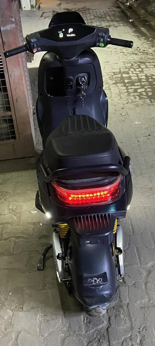 السلام عليكم 
دراجة شحن ملفها 2000 ست بطاريات كبار  
دراجة مال رمبة نظافة 90‎%‎ 
السعر 500 وبيها مجال 
***********
