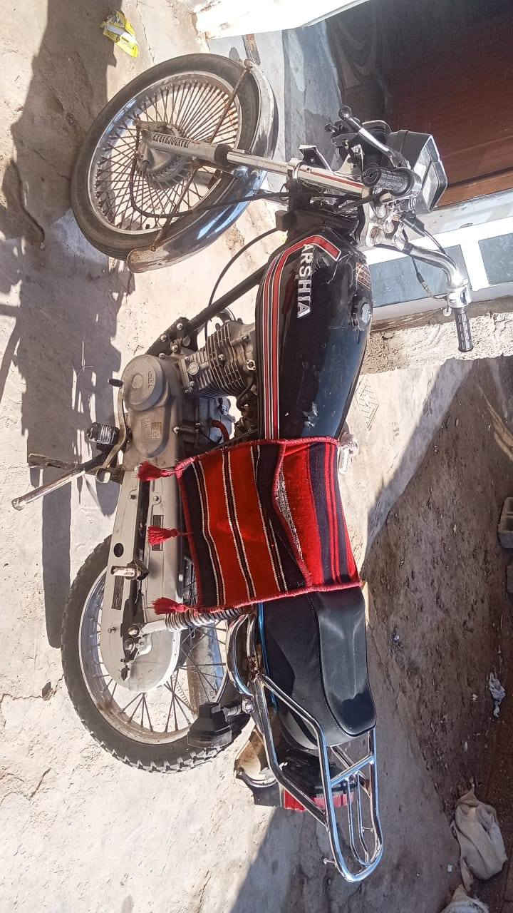 سلام عليكم دراجه للبيع ارشه موديل 20 أوراق 5 كوت المكان قضاء العزيزيه حواس السعر 425 بيها مجال بسيط رقم *********** ملاحظة اني مكلف بنشر لحد يراسلني رقم صاحب دراجه موجود ودك علي
