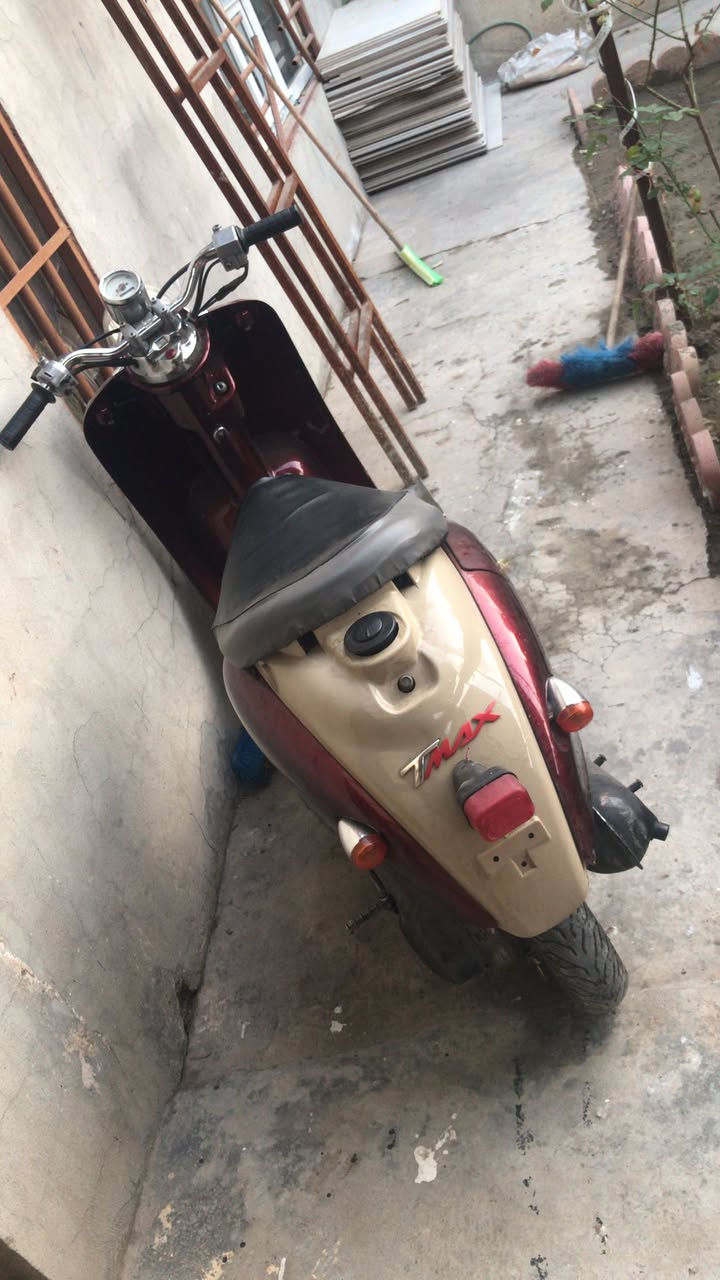 سلامو عليكم اخوان عندي عبدل حليم للبيع نضيفه مابيه اي عيب بس محرك امجفت ونظافته كدام العين اي عيب مابي السعر٣٠٠وبيه مجال الشراي يخابرني ***********
