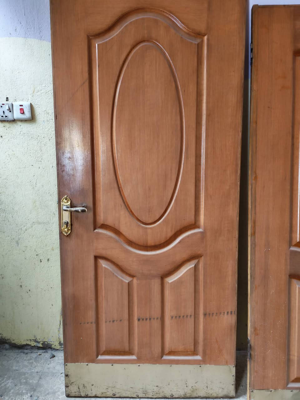 سلام عليكم
# ابواب خشب للبيع نظيف جدا غير متواجد على الفيس للاتصال على الرقم ***********
