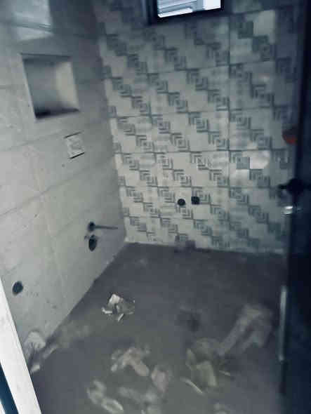 دار بناء حديث درجة اولى يسلم مفتاح للبيع والمراوس بغداد السيدية شارع 20م  مساحة 103م واتساب *********** ***********
