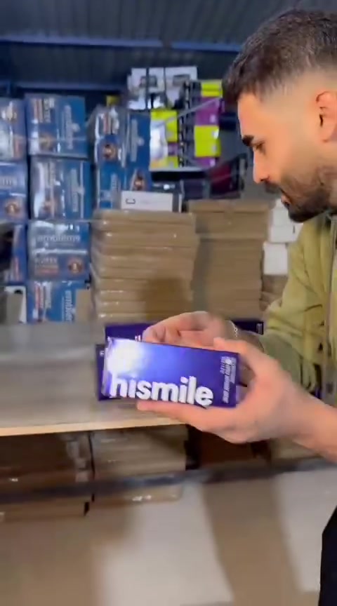 سيروم تصحيح اللون V34 من Hismile نسخة تجارية

مصمم لتحسين لون الأسنان وتقليل الاصفرار. يعمل على تعزيز بياض الأسنان وتوازن لونها من خلال تقنية تصحيح اللون المبتكرة.

الفوائد الرئيسية:

يساعد في تقليل ظهور البقع والتلون على الأسنان.

يعمل على تحسين لون الأسنان وجعلها أكثر بياضًا وإشراقًا.

يستخدم بأمان مع معاجين الأسنان اليومية لتعزيز فعاليتها.

سهل الاستخدام ومثالي للعناية اليومية بالأسنان.

طريقة الاستخدام:

ضعي كمية صغيرة من السيروم على فرشاة الأسنان بعد وضع معجون الأسنان.

فرشي أسنانك بالمنتج لبضع دقائق، ثم اشطفي فمك جيدًا.

مميزات المنتج:

تركيبة فعالة لتصحيح اللون توفر نتائج سريعة وملحوظة.

مثالي لمن يرغبون في تحسين مظهر أسنانهم دون الحاجة لعلاجات التبييض القوية.

الحجم: 30 مل

الملاحظات:

لون المنتج بنفسجي ( موف ) لكن هناك خلل بالاضاءة لذلك يظهر باللون الازرق

"النسخة التجارية هي نسخة مقلدة ولم تصدر من الشركة الرئيسية"السعر ١٥ والتوصيل مجاني لكل محافضات العراق


**إذا كنت صاحب هذا الإعلان وتريد حذفه لأي سبب، رجاءا أرسل رسالة إلى الدعم الفني**