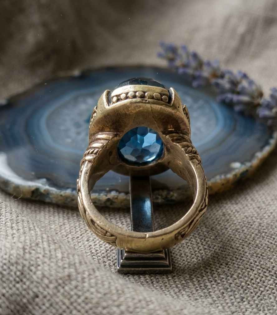 خاتم نحاس (ذهب الرجال) متوج بحجر التوباز الأزرق الطبيعي الأصلي قياس الخاتم 24 قابل للتصغير والتكبير بغداد, العراق


**إذا كنت صاحب هذا الإعلان وتريد حذفه لأي سبب، رجاءا أرسل رسالة إلى الدعم الفني**