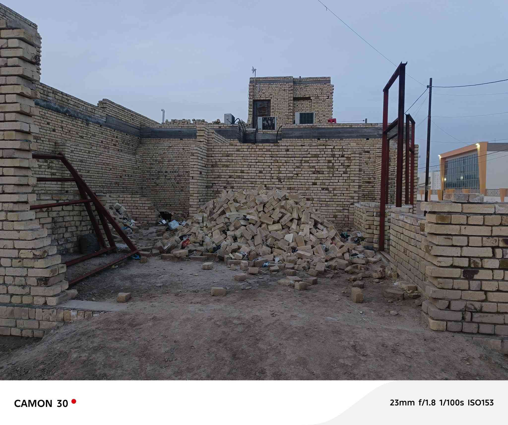 السلام عليكم هيكل طابو صرف للبيع المساحه 150 متر الموقع شارع المحطه مقابيل المدرسه الصينيه مباشر كافت  الخدمات متوفوه يمه للستفسار *********** واتساب *********** اتصل نستقبل كافت العروض داخل الفظليه وطرافها ❤️
