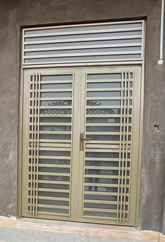 حدادة الأصدقاء لعمل أبواب وشبابيك ومحجرات وسقائف جميع انواع الحدادة اسعار مناسبه للإستفسار الاتصال على الرقم *********** او مراسلة الصفحه
