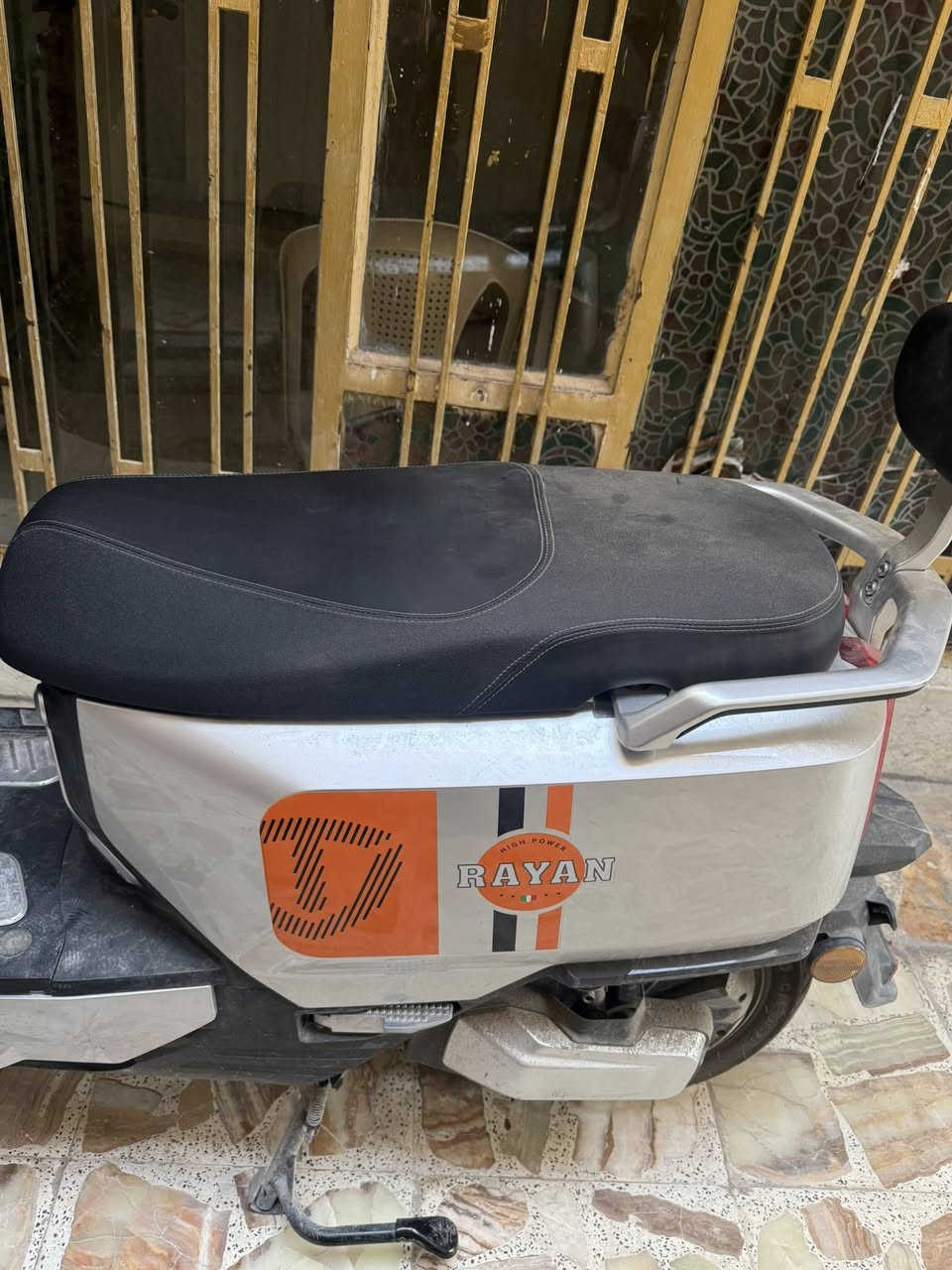 السلام عليكم دراجه شحن الريان وحش الكون نضيفه بس مغاسلها ممستعمله هوايه نضيفه النضافه 100./. 
950 الف وبيها مجال بسيط


**إذا كنت صاحب هذا الإعلان وتريد حذفه لأي سبب، رجاءا أرسل رسالة إلى الدعم الفني**