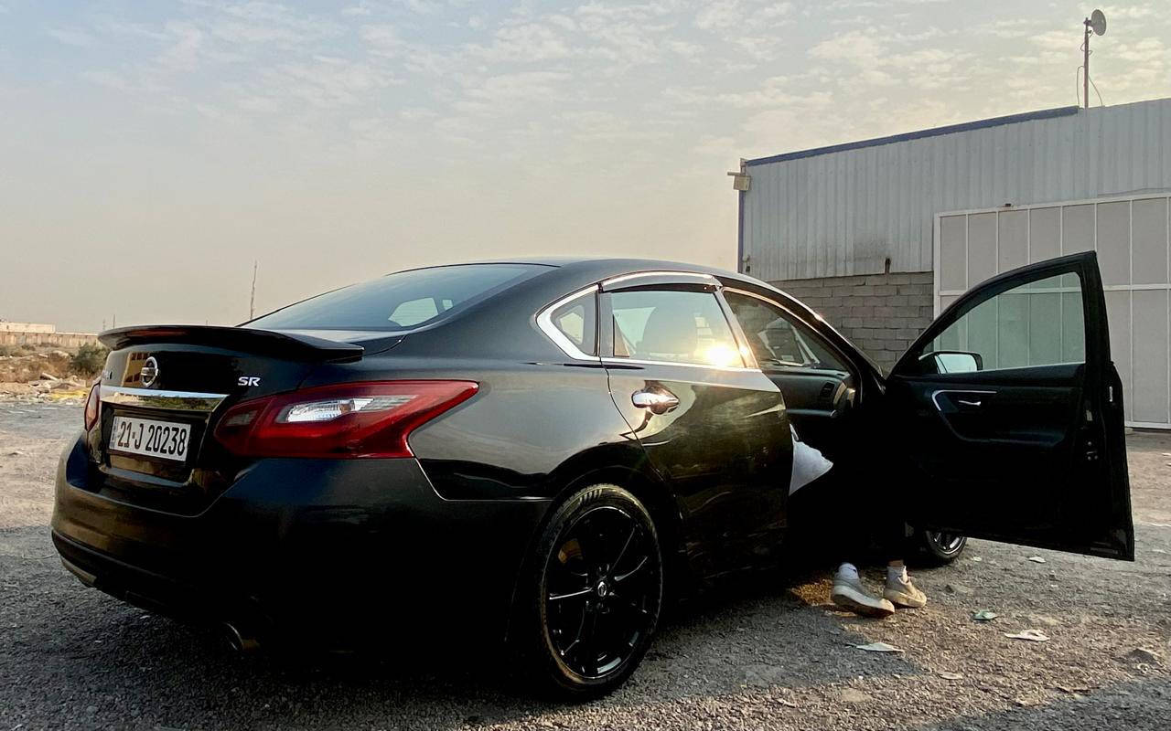 نيسان التيما SR 2017
بسمي سياره شرط التحويل بيع فقط
4 سلندر محرك 2,5 (استهلاك وقود ممتاز)
ماشية 135k miles 
نظام تعليق رياضي
شفتات تبديل وسرعة خلف المقود
جناح خلفي رياضي
ويل قياس 18 تصميم SR
بصمة دخول ذكي 
تشغيل عن بعد
نظام تثبيت سرعة ذكي (Cruise Control)
كشنات مخمل بتطريز يدوي + كرسي السائق مساج للضهر
السيارة مركب عليها منظومة غاز للحالات الطارئة احتياط ممكن رفعها في اي وقت.
بيها قطعتين چاملغ وبنيد مثل ما موضح بالسونار.
تبريد ثلج.
السيارة فقط بحاجة ادامة وتلحيظات خارجية بسيطة.
والبيع شرط فحص سونار.السعر 120 
العنوان بغداد كرخ***********
