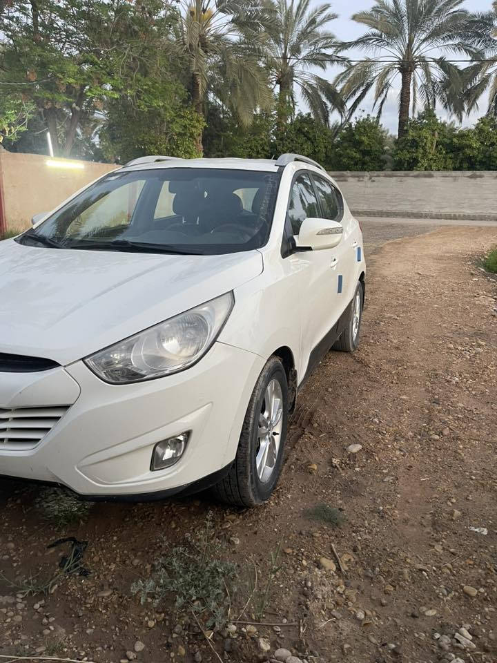 عيدكمً مبارك
للبيع توسان 2012 خليجي 
كفاله عامه من صبغ 
مكينه 2000 دوش 
رقمً بغداد تحويل 
معروضه 140 بيه مجال 
مكان واسط صويره 
***********
