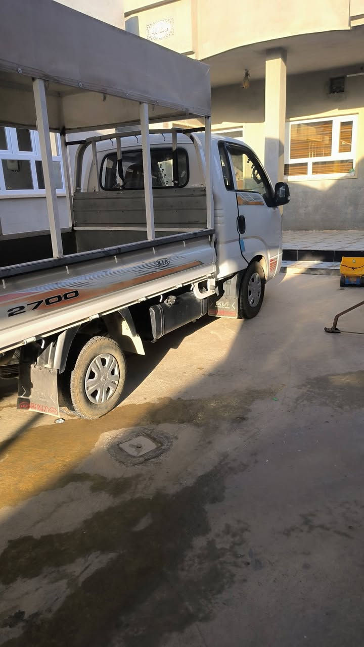 السلام عليكم ورحمه الله وبركاته 
كيا حمل 2018 للبيع 
محرك وشاصي كلو شرط 
لا نفخ ولا صرف ولا بارد 
السعر 135وبيها مجال قليل 
***********
هذا رقمي وبيها واتساب
