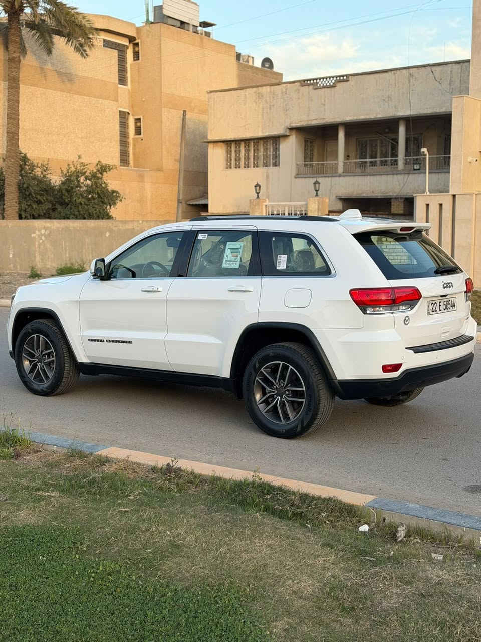 السلام عليكم رمضان كريم 
جيب لاريدو خليجي وكاله 2019 هارلم  محزك 3600 
شفتات ستيرن زراك لايت 
حساسات خلفيه وامامية 
كشنات امامية كهربائية 
لايت متحرك زنون اصلي 
توقف ذاتي عند رجوع 
شاشه وسط و كامره 
بعد بيه مواصفات 
مكان سيارة بغداد جميلة 
السعر 228 ورقة 
***********
