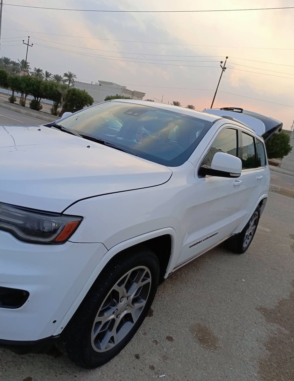 سلام عليكم جيب شيروكي2018 فول موصفات رادرات اماميه  خلفيه 4×4 محرك 8سلندر هيمي تحكمات كشنات تدفئه كشنات اماميه خلفيه 3شاشات مكان ميسان عماره سعر 230 *********** استفسار واتساب
