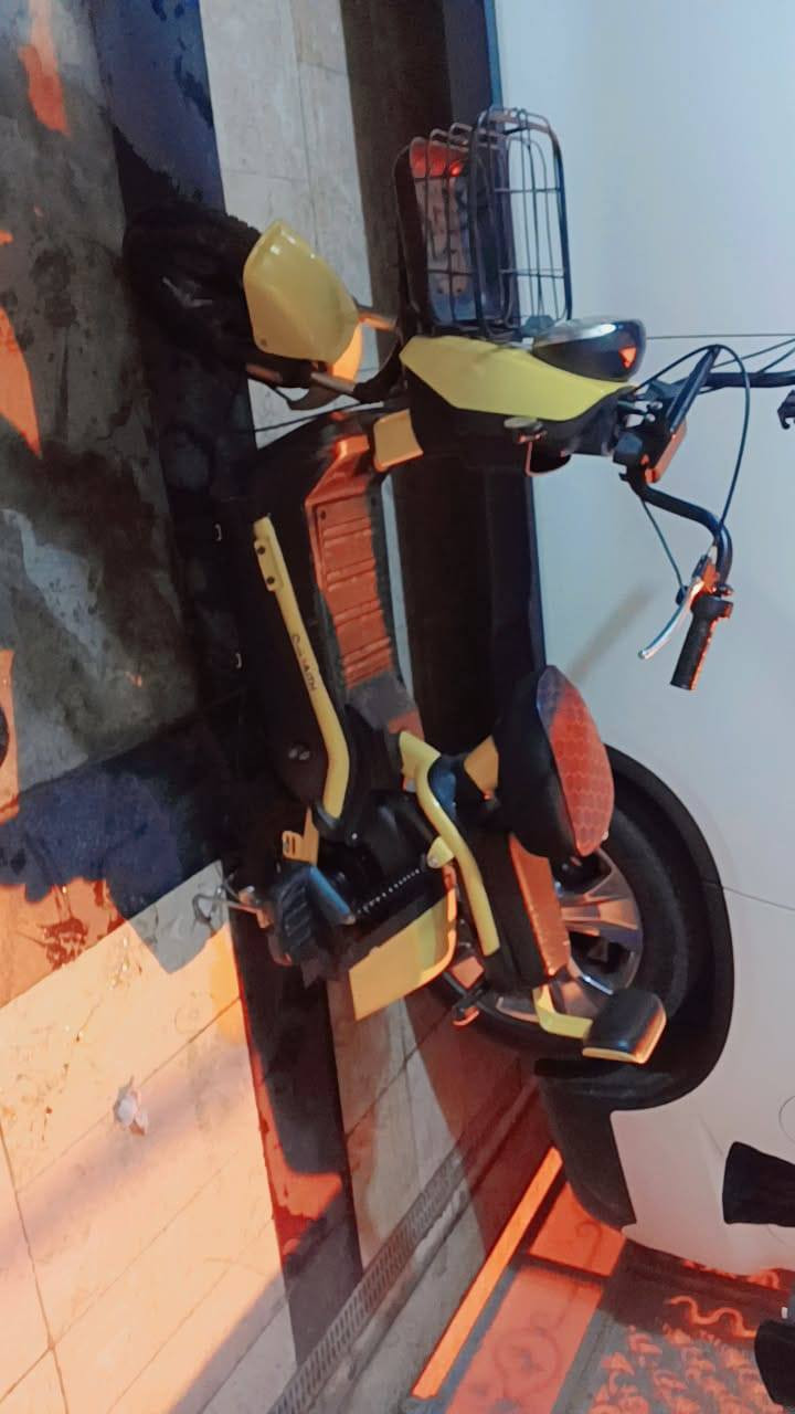 السلام عليكم اخوان عندي دراجه شحن حجم 14 بطاريات جدد السعر 250 الف وبي مجال  حك الجيه وان شاء الله ما نختلف رقم الهاتف ***********
