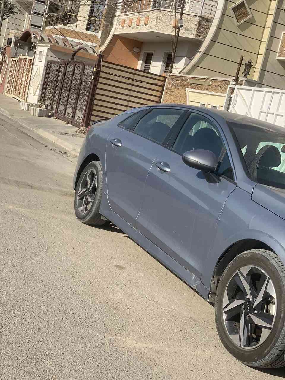 سلام عليكم سياره كي 5  مديل 2023مكان بغداد السعر 155ورقم الهاتف ***********
