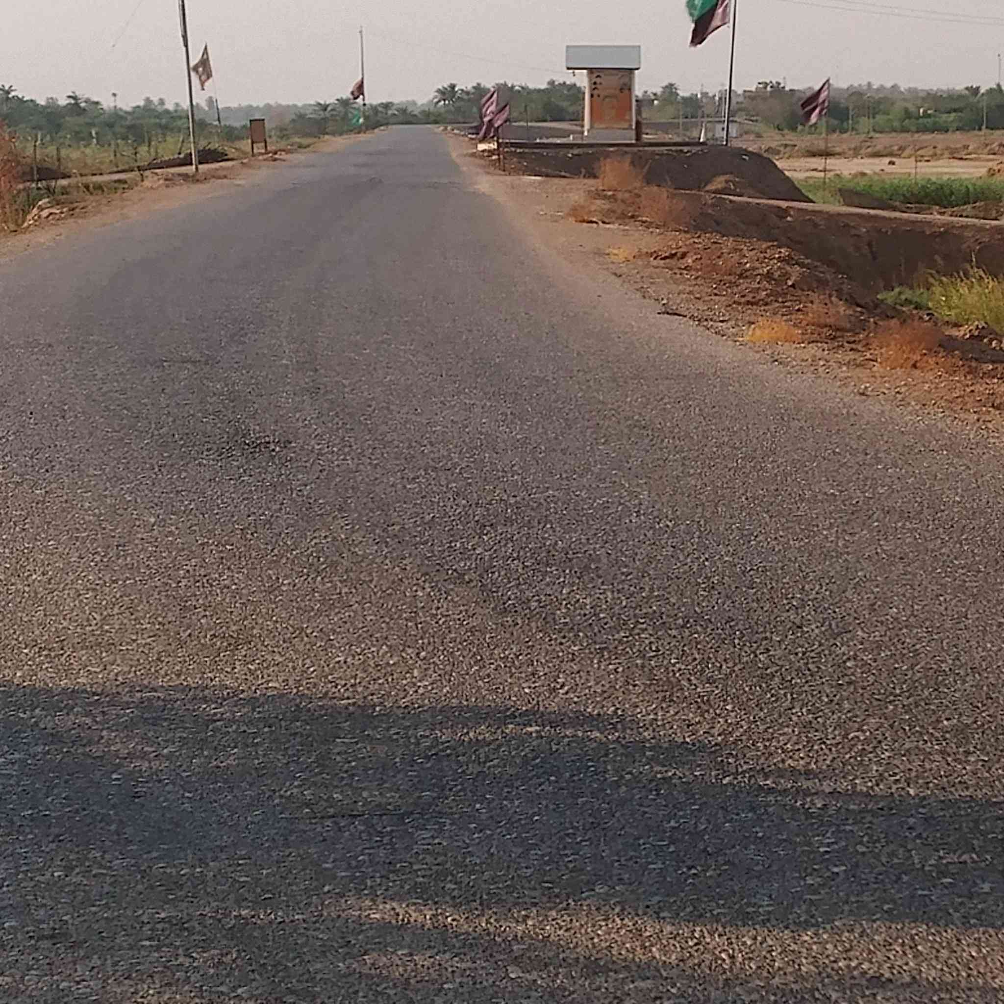 سلام عليكم ورحمه الله وبركاته نصف دونم مع بيت بنيان جديد سنه 22 المساحه البيت 300 متر طابوك صب كونكريت الوجه مال نصف دونم 13 ونزال من سده لشط طابو صرف 25 عشط العنوان ميسان بساتين دفاس قرب الاساله الماي ثانية اقره المنشور عدل اخي رجاء الاستفسار ***********
