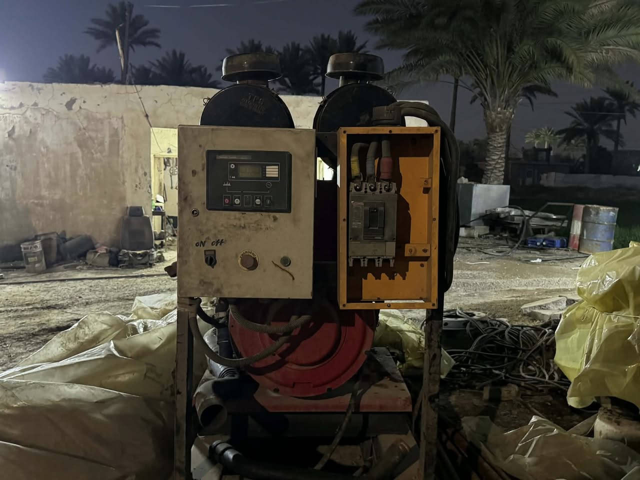 دايو حجم 8
فاره يطق
راس توليد350k 
معا الراديتر 
مختصر أبيعك مكينه كايمه
 مكانها بغداد ابو غريب عكركوف
السعر ٤٥$
***********
