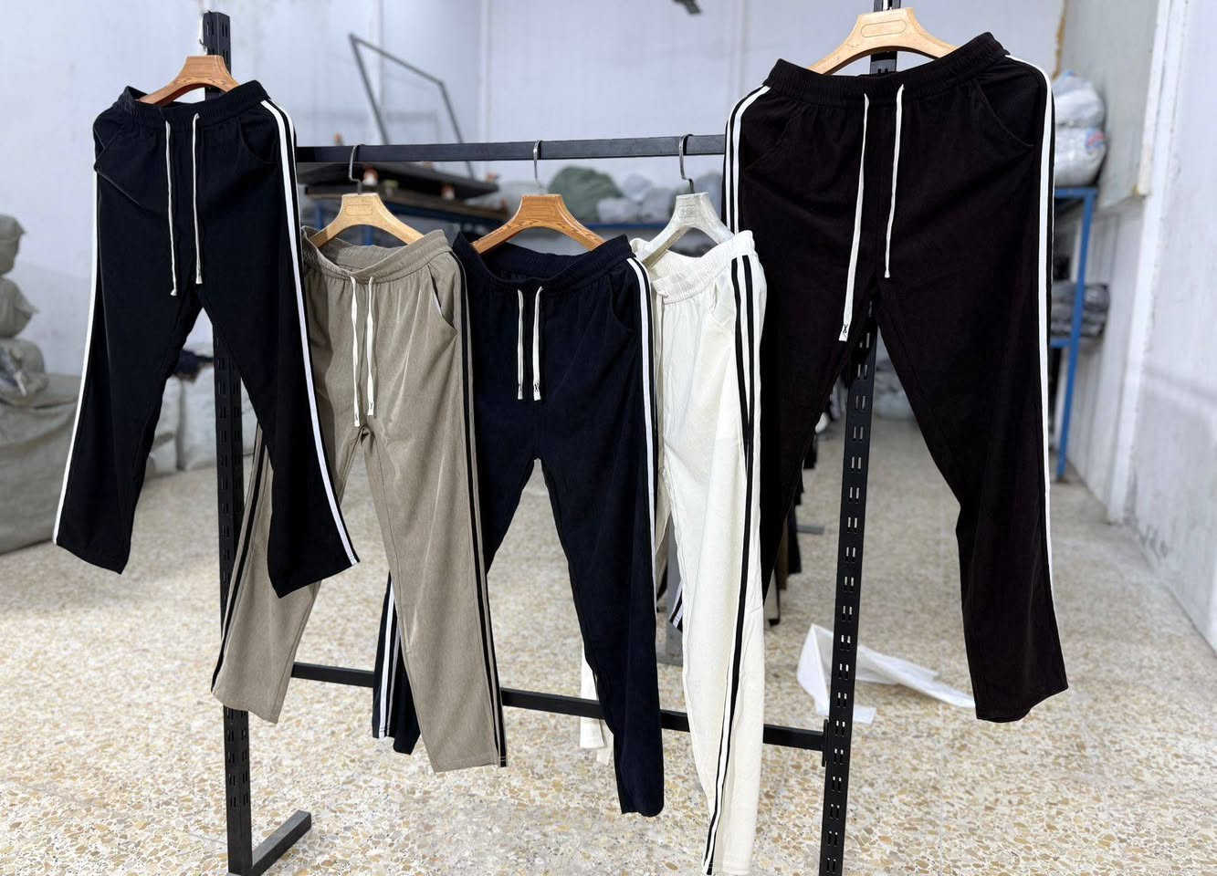 توفرت البجامه الصيني لبست بنطرون  خامه مسنن فوول  قياسات استندر L.XL.XXL.3XL  الدرزن بي 6 الوان سعر الدرزن60 الف يعني القطعه عليك 5 الف


**إذا كنت صاحب هذا الإعلان وتريد حذفه لأي سبب، رجاءا أرسل رسالة إلى الدعم الفني**