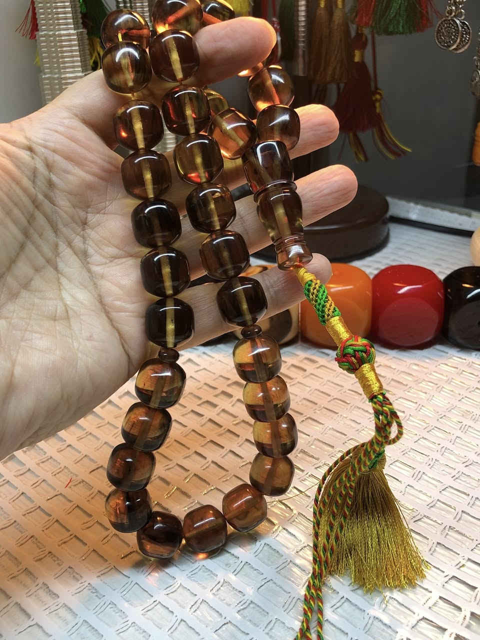 السلام عليكم
قطعه خشنه شيوخيه 
مسباح فاتوران زيت زيتون عرك دخاني اسود كصه كويتي مساطب جراخة حسين زايد كركوشه خليجي قطعه خامه وفخامه واجمل من الصور 
الوزن ١٠٠ غم القياس ١٥ العدد ٣٣ خرزه 
السعر ٢٥ الف يتوفر خدمة توصيل كافة المحافظات ٥ الاف


**إذا كنت صاحب هذا الإعلان وتريد حذفه لأي سبب، رجاءا أرسل رسالة إلى الدعم الفني**