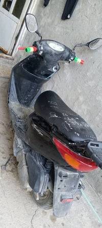 دراجه بريز للبيع العنوان بغداد العبيدي شهداء الثالثه 07766322947