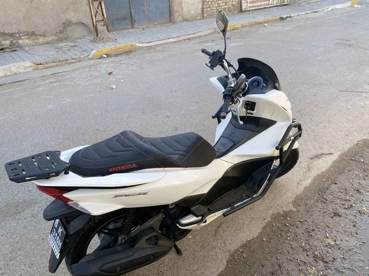 بيسي اكس جيل الثاني الدراجه بعدها وكاله ماشيه 26 فقط حساس استان حساس ازدحام عليها درع امامي اني شديته وعليها كشن تزويد الدراجه ياباااني صارلي شهر نزلتها من المعرض ب ١٧ رايدها ب ١٦ مكاني بغداد رقمي ***********
